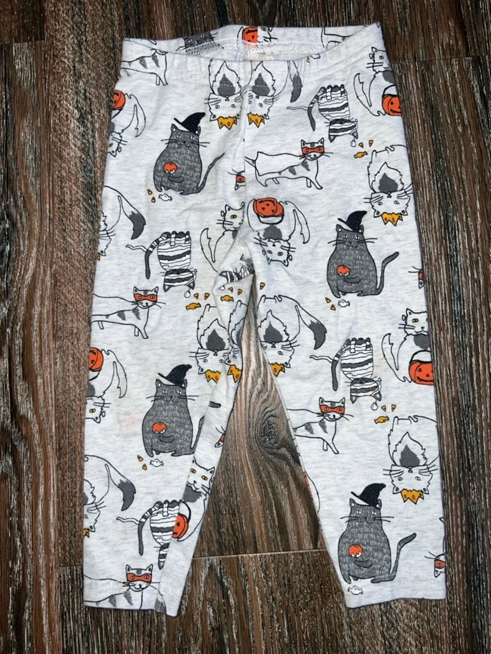 OshKosh B'gosh White Tee with Gray Cat Faces and Orange Masks Halloween
